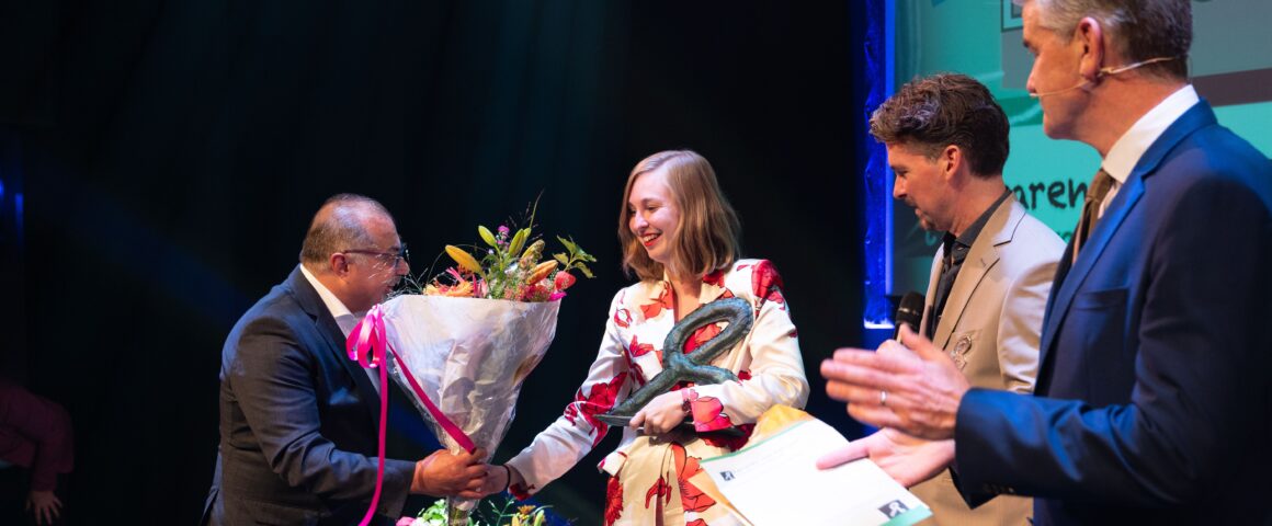 Ninah Tiemersma bij uitreiking LvhJ